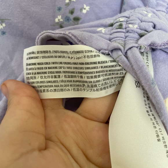 Hollister short sleeve side cinch cropped t-shirt in lilac floral Size Small - Picture 5 of 6